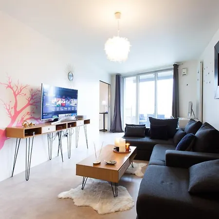 Bright T2 With Balcony And Superb View Appartamento *