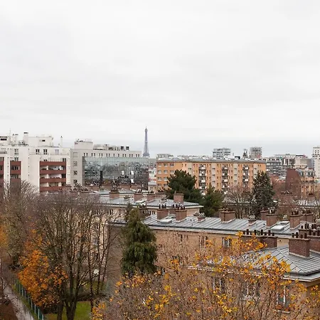 Bright T2 With Balcony And Superb View Parigi